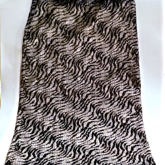 Arden B Dresses & Skirts - Arden B. Zebra silver & white woven metallic skirt